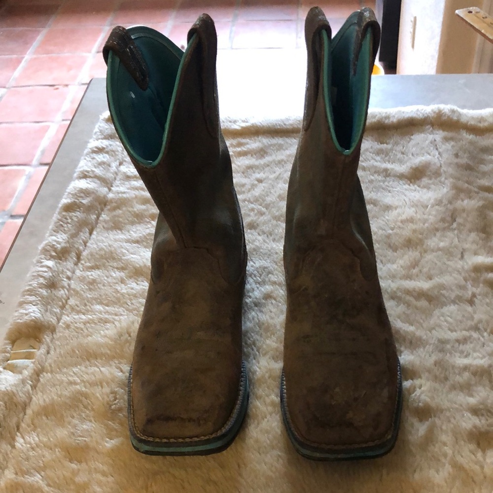Ariat Brown Western Boots with Teal Accents 3339